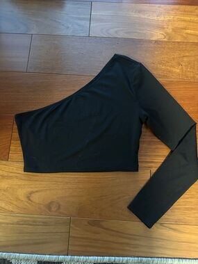 One shoulder crop top size small